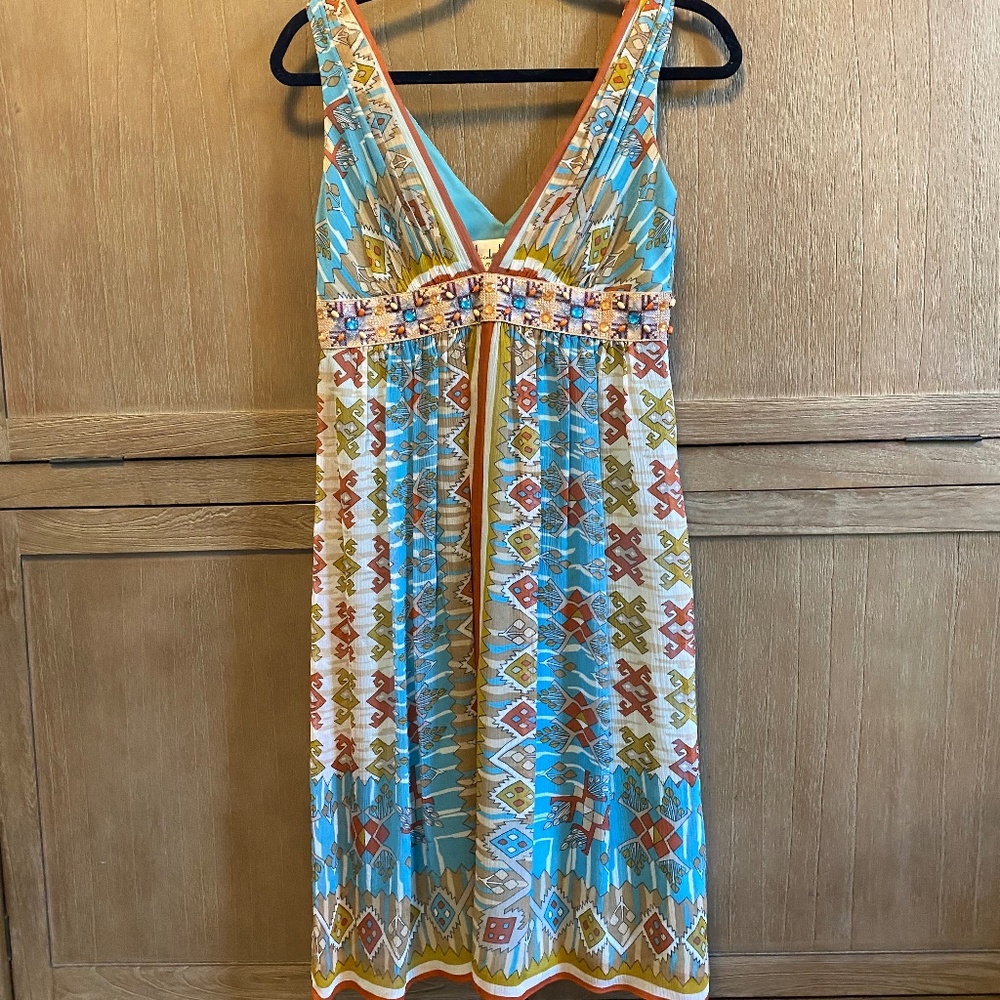 LIKE NEW: Nicole Miller 100% Silk Dress Size 2